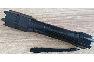 使用電擊棍毆打別人犯法嗎？